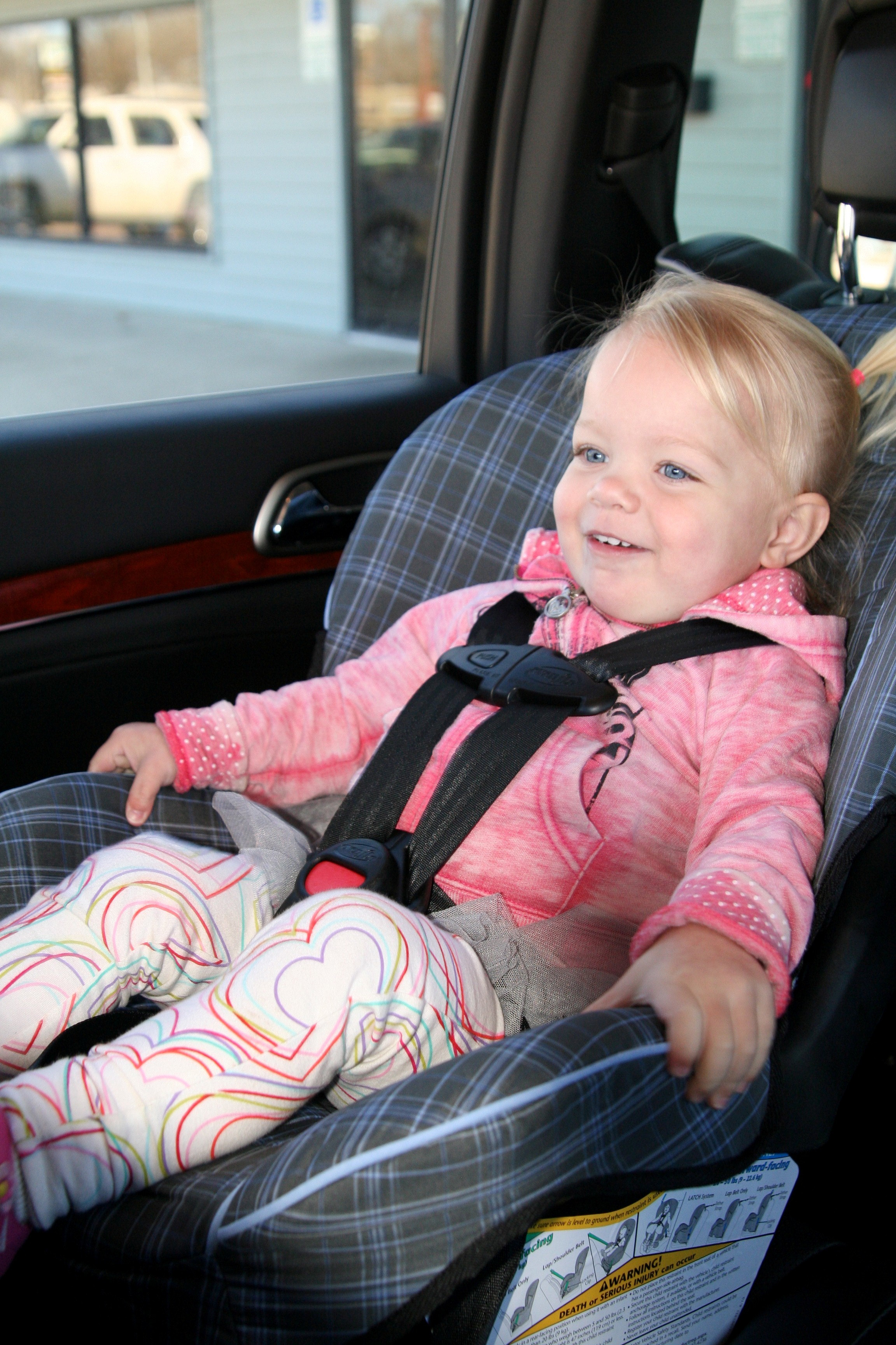 age car seat can face forward